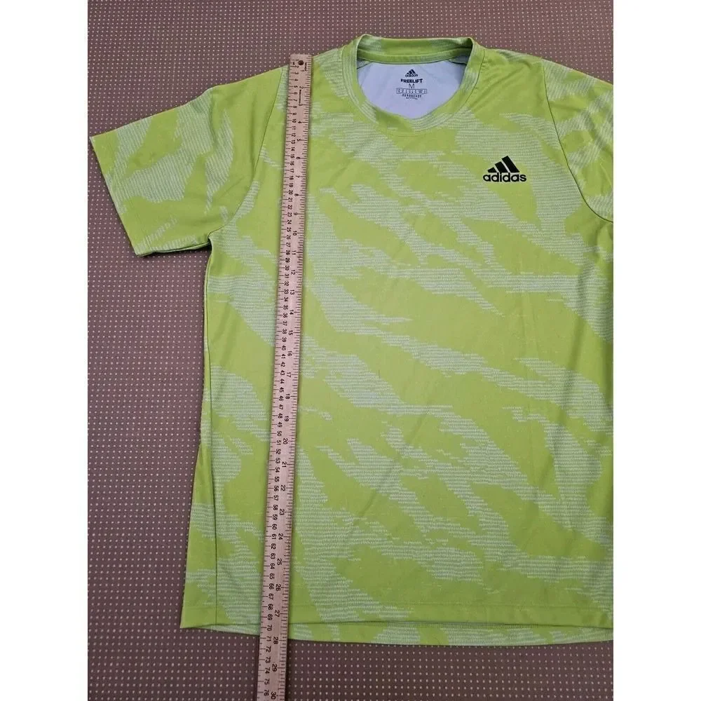 adidas Mens Shirt Medium Green Short Sleeve T-Shirt Logo Tee FreeLift Aeroready